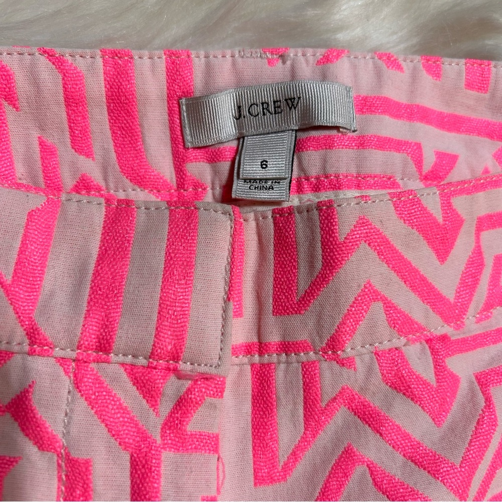 #0236 J. Crew Pink Bermuda Shorts with Geometric Design - Picture 2 of 6